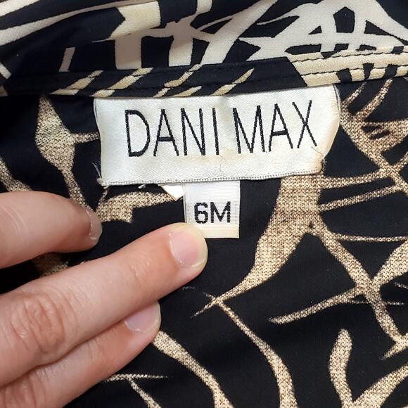 Dani Max Wrap Casual Dress White Palm Pattern Sz 6M Black White Tropical Beachy - Picture 2 of 7
